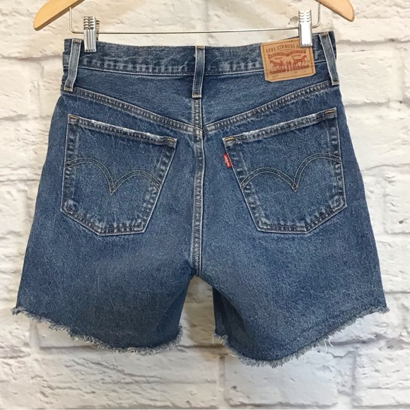 Levi’s 501 W27 (US 4/5) Mid Thigh High Rise Denim Shorts Women’s 85833-0031 - Picture 3 of 9